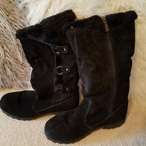Mid calve snow boots...super warm and CUTE!